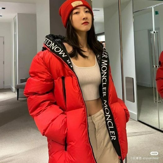 💎Han's house精品服飾💎MONCLER Montcla 立體刺繡字 防水 羽絨 連帽 外套 紅 可水洗 現貨 5 原價72000-0