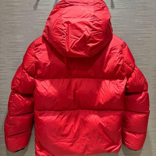 💎Han's house精品服飾💎MONCLER Montcla 立體刺繡字 防水 羽絨 連帽 外套 紅 可水洗 現貨 5 原價72000-6
