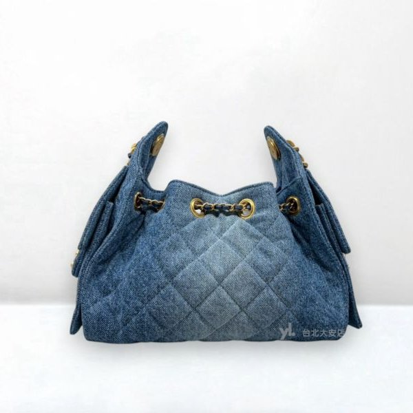 A13053-CHANEL MINI 25牛仔藍荔金釦迷你肩背包-3
