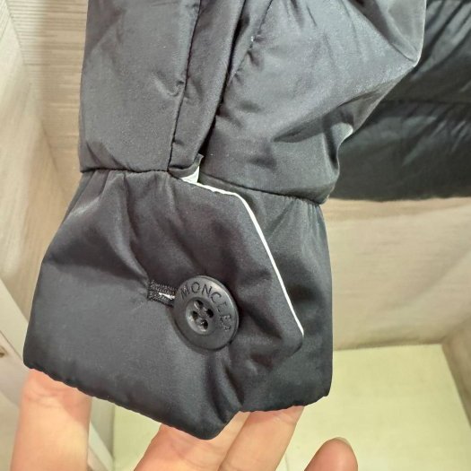 💎Han's house精品服飾💎moncler Guerin 羽絨 外套 特殊款 雙面穿 可手水洗 現貨 0原價73000-7