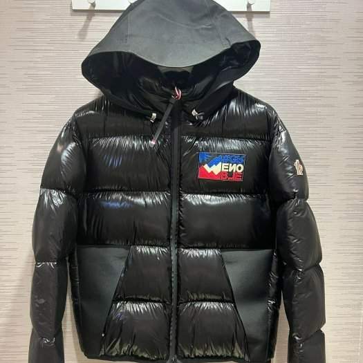 💎Han's house精品服飾💎 moncler Marcassin 滑雪系列 高機能 防水 羽絨 連帽 外套 可手水洗 現貨2 原價61000-0