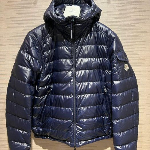 💎Han's house精品服飾💎 moncler Tablasses 羽絨 外套 特殊款 雙面穿 帽可拆 可手水洗 現貨 3/4原價79300-2