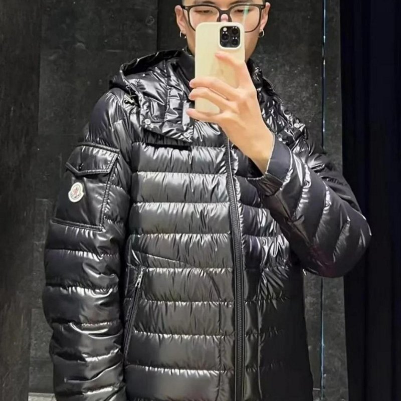 💎Han's house精品服飾💎moncler LAUROS 羽絨 連帽可拆 外套 可手水洗 深藍 現貨 2/4原價55800-1
