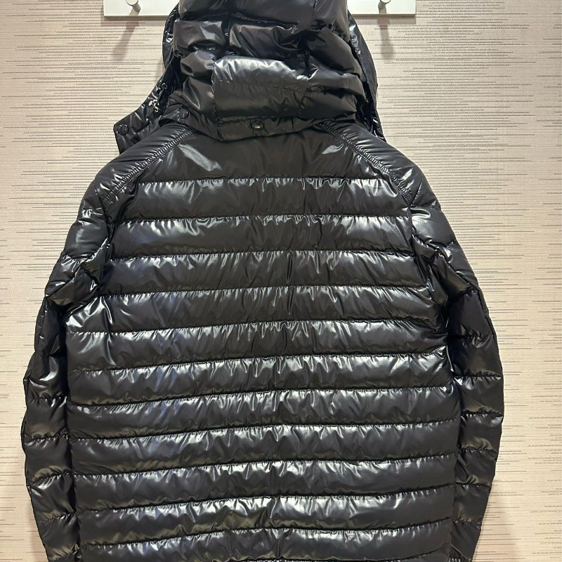 💎Han's house精品服飾💎moncler LAUROS 羽絨 連帽可拆 外套 可手水洗 深藍 現貨 2/4原價55800-2