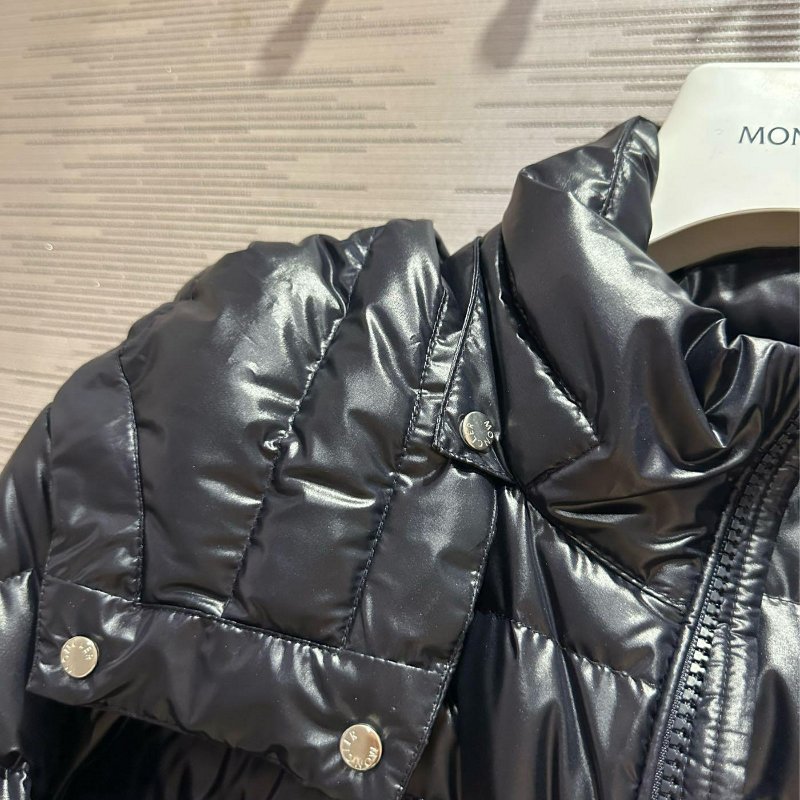 💎Han's house精品服飾💎moncler LAUROS 羽絨 連帽可拆 外套 可手水洗 深藍 現貨 2/4原價55800-6