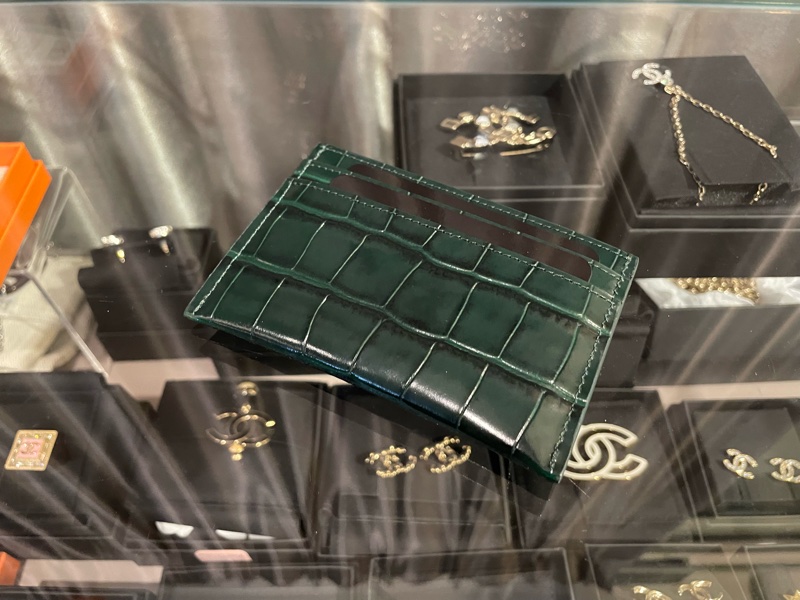 Chanel綠色鱷魚壓紋卡包-2