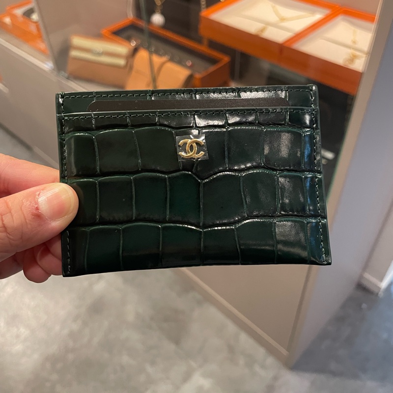 Chanel綠色鱷魚壓紋卡包-3