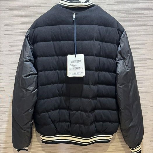 💎Han's house精品服飾💎 moncler Bouchet 羽絨 外套 雙面穿 可手水洗 現貨 2/3原價70200-3