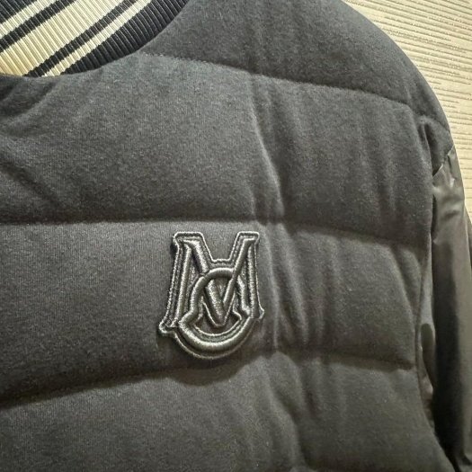 💎Han's house精品服飾💎 moncler Bouchet 羽絨 外套 雙面穿 可手水洗 現貨 2/3原價70200-8