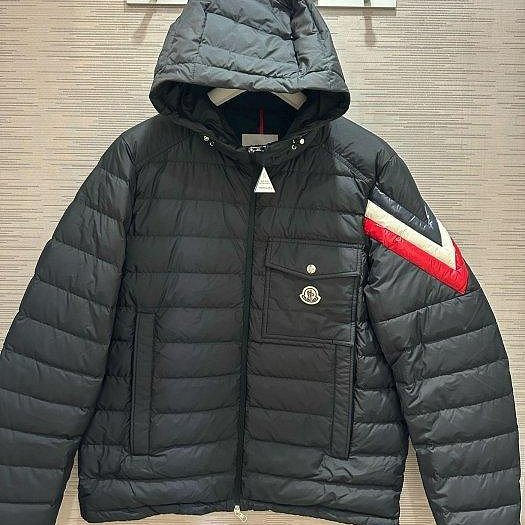 💎Han's house精品服飾💎 MONCLER Berard 羽絨 連帽外套 可手水洗 現貨 2 原價57200-1