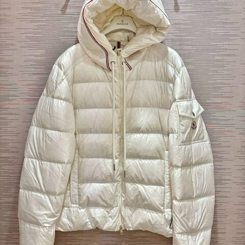 💎Han's house精品服飾💎 Moncler Pavin 羽絨 連帽外套 可手水洗 現貨 3/6 原價57000