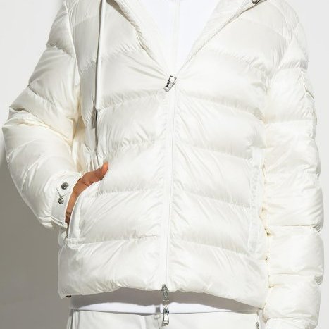 💎Han's house精品服飾💎 Moncler Pavin 羽絨 連帽外套 可手水洗 現貨 3/6 原價57000-5