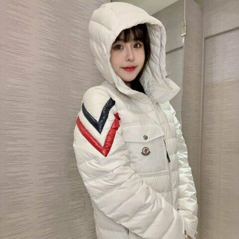 💎Han's house精品服飾💎  MONCLER Berard 羽絨 連帽外套 可手水洗 現貨 3原價57200
