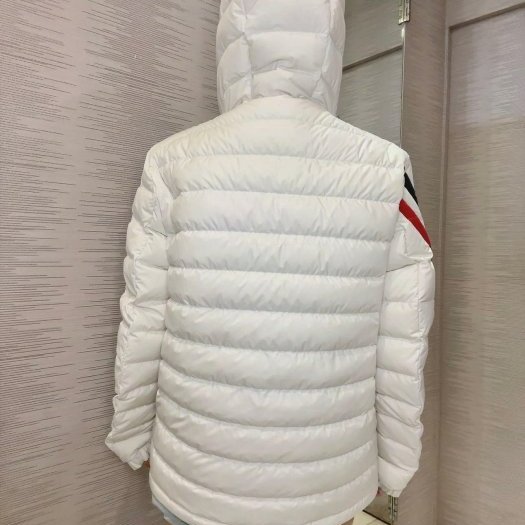 💎Han's house精品服飾💎  MONCLER Berard 羽絨 連帽外套 可手水洗 現貨 3原價57200-1