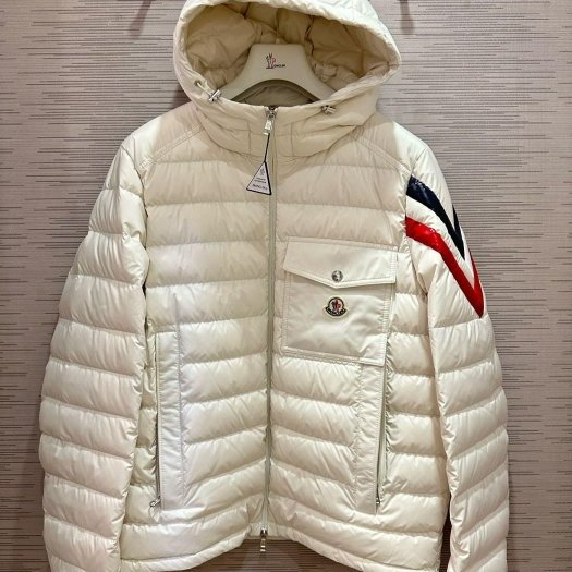 💎Han's house精品服飾💎  MONCLER Berard 羽絨 連帽外套 可手水洗 現貨 3原價57200-2
