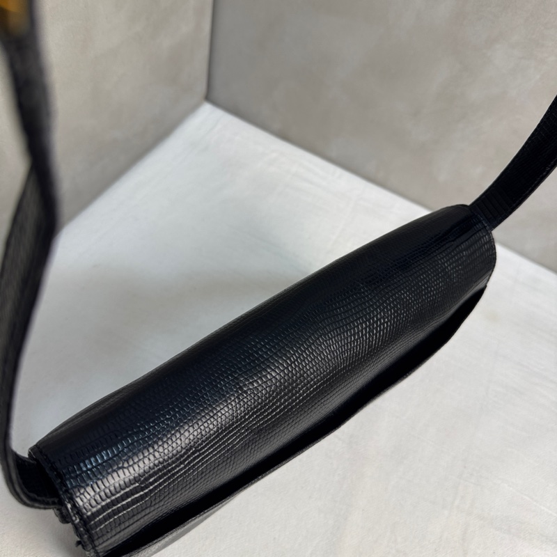 【赫蒂國際精品】 Gucci 黑色皮革翻蓋肩背包 vintage 二手 中古-8