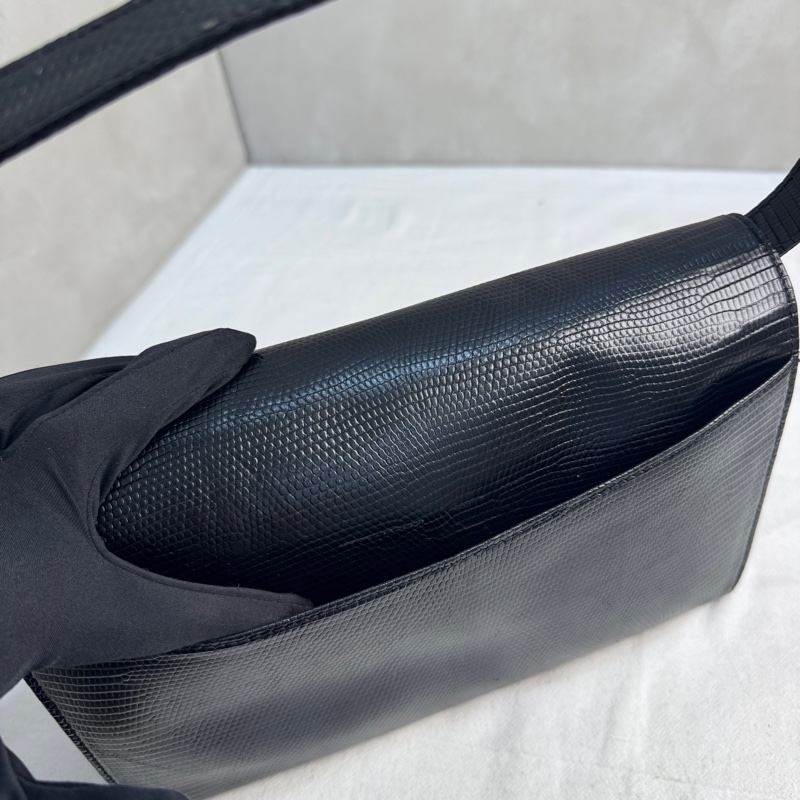 【赫蒂國際精品】 Gucci 黑色皮革翻蓋肩背包 vintage 二手 中古-16