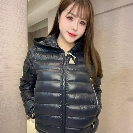💎Han's house精品服飾💎 MONCLER Galion 羽絨 連帽 外套 深藍 現貨 S 原價52800-0