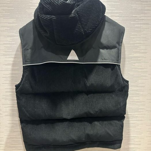 💎Han's house精品服飾💎 moncler Granier 滑雪系列 羽外套 可手水洗 兩穿法 背心 現貨 M 原價82500-4