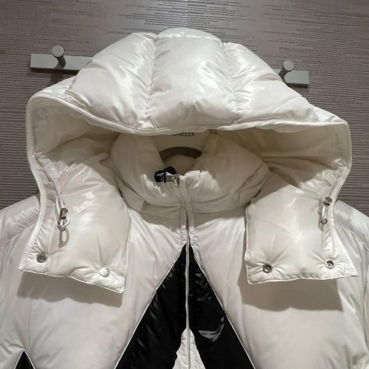 💎Han's house精品服飾💎 MONCLER Haine 羽絨 連帽 可拆 外套 現貨 6可手水洗 原價83500-3