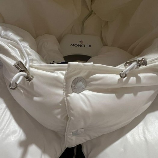 💎Han's house精品服飾💎 MONCLER Haine 羽絨 連帽 可拆 外套 現貨 6可手水洗 原價83500-4
