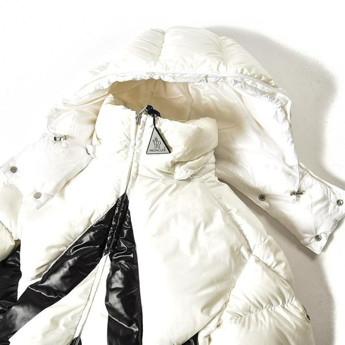 💎Han's house精品服飾💎 MONCLER Haine 羽絨 連帽 可拆 外套 現貨 6可手水洗 原價83500-8