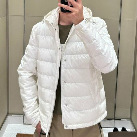 💎Han's house精品服飾💎 MONCLER Gliere 羽絨 連帽 外套 可手水洗 義大利製 白 現貨 M 原價61200