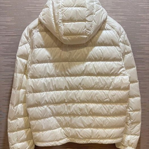 💎Han's house精品服飾💎 MONCLER Gliere 羽絨 連帽 外套 可手水洗 義大利製 白 現貨 M 原價61200-2