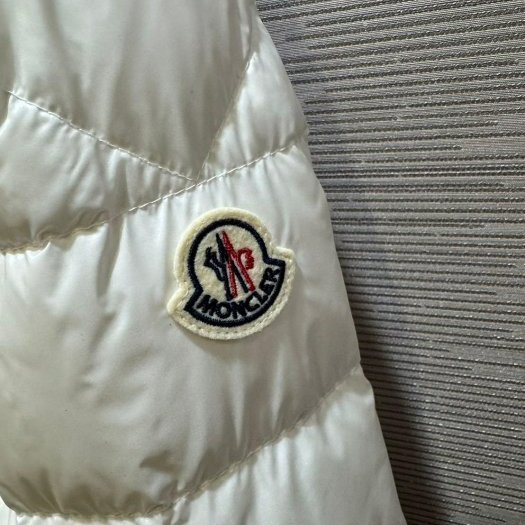 💎Han's house精品服飾💎 MONCLER Gliere 羽絨 連帽 外套 可手水洗 義大利製 白 現貨 M 原價61200-4