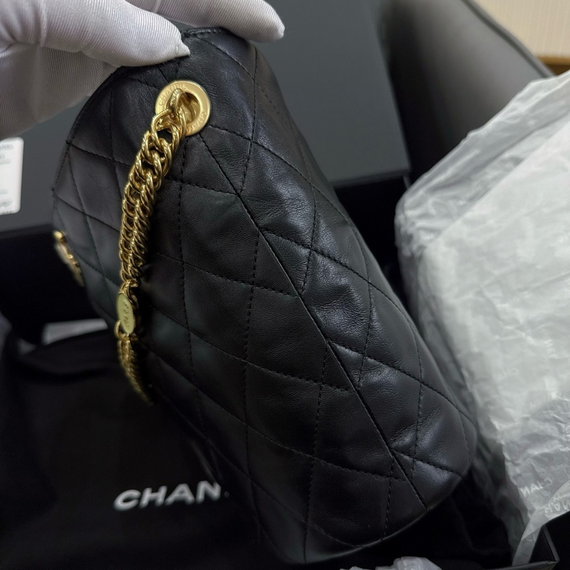 ✨全新 🆕Chanel 香奈兒23C琺瑯hobo 水桶包斜挎包單肩包 黑金 ❤️正品保障-3