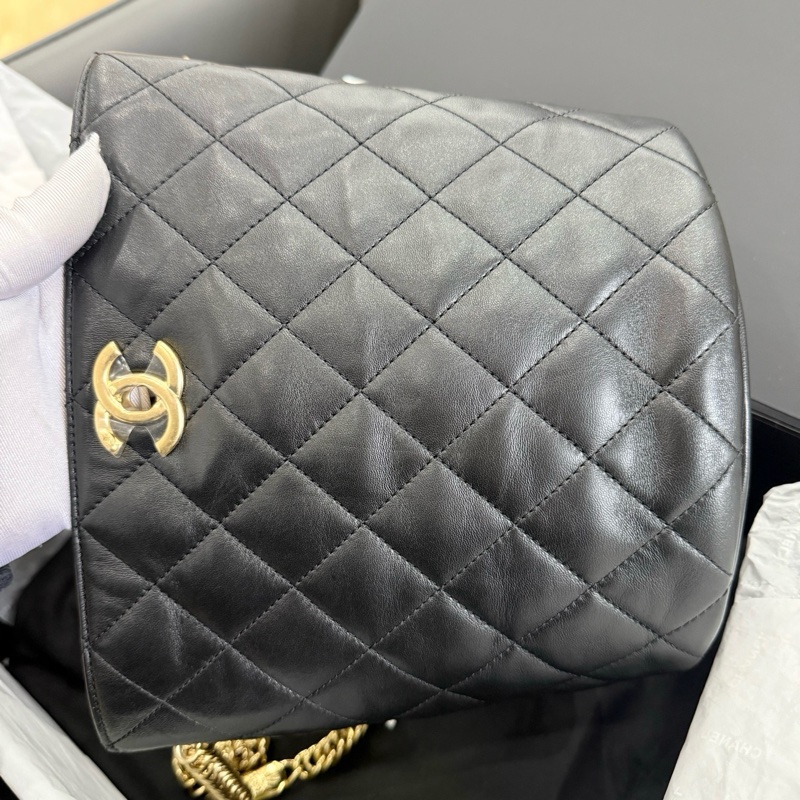 ✨全新 🆕Chanel 香奈兒23C琺瑯hobo 水桶包斜挎包單肩包 黑金 ❤️正品保障-7