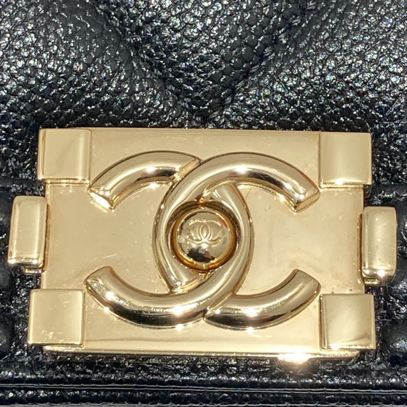 CHANEL 香奈兒 BOY MINI 山形紋迷你翻蓋包 荔枝牛皮 黑色 淺金釦-14