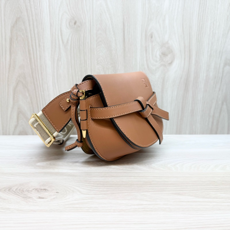 Loewe焦糖mini Gate Dual 斜背包A650N4X13-4