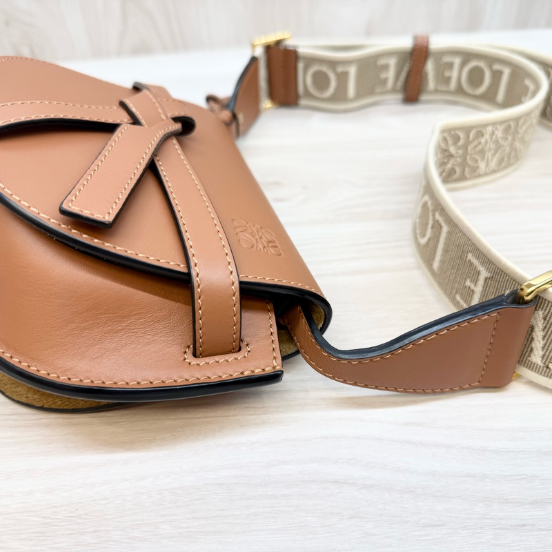 Loewe焦糖mini Gate Dual 斜背包A650N4X13-11