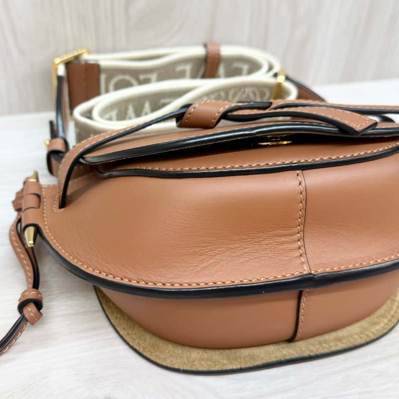 Loewe焦糖mini Gate Dual 斜背包A650N4X13-13
