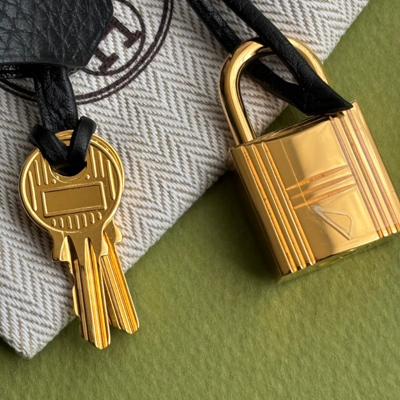 天菜 ::HERMES:: 黑金釦 BIRKIN 30 柏金包30公分 手提包 公事包-26