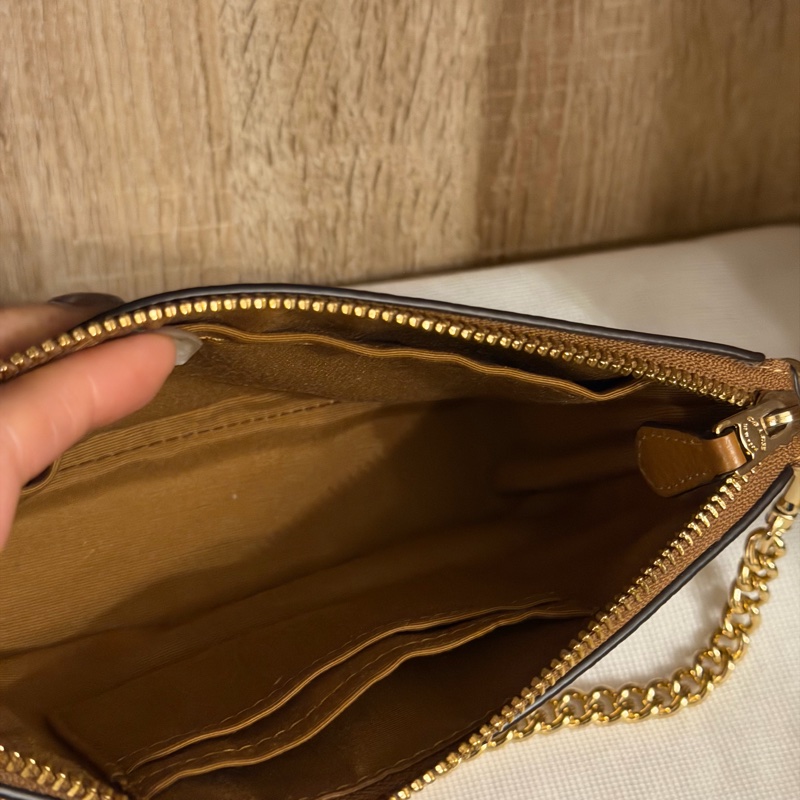Coach Nolita 焦糖色金鍊腋下包|真皮 手拿包 小包 肩背包 腋下包 鏈條包-1