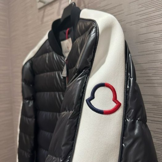 💎Han's house精品服飾💎 MONCLER Arroux 羽絨 外套 可水洗 現貨 3 原價45700-2