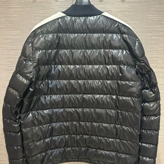 💎Han's house精品服飾💎 MONCLER Arroux 羽絨 外套 可水洗 現貨 3 原價45700-4