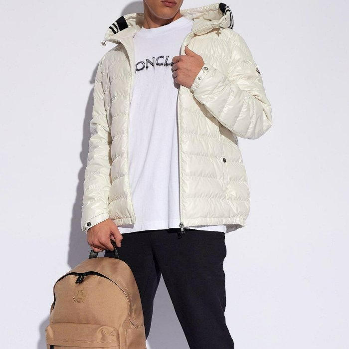 💎Han's house精品服飾💎 moncler Cornour 羽絨 連帽 外套 可水手洗 現貨 2/3/4原價52800-2