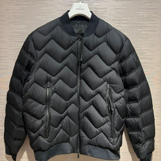 💎Han's house精品服飾💎 moncler Ubac 羽絨 外套 可水手洗 現貨 4 原價56600-1