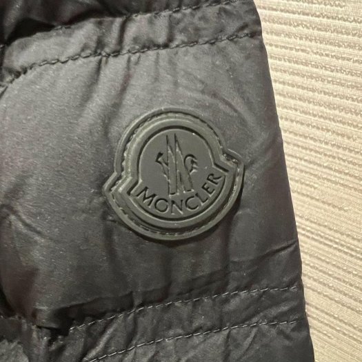 💎Han's house精品服飾💎 moncler Ubac 羽絨 外套 可水手洗 現貨 4 原價56600-3