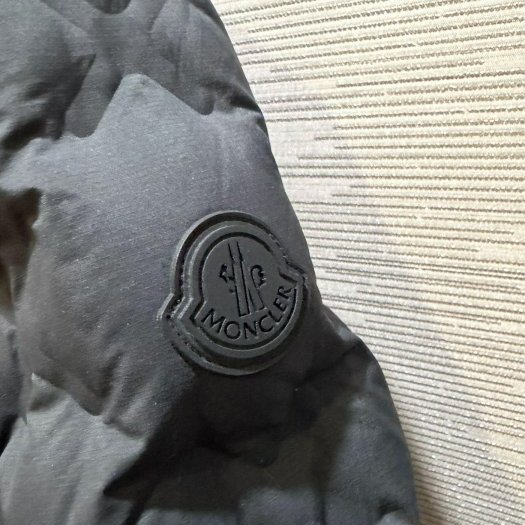💎Han's house精品服飾💎 moncler Adonis 機能 連帽 羽絨 外套 現貨 M 原價70000-3