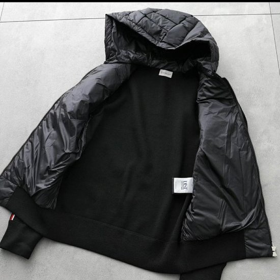 💎Han's house精品服飾💎 moncler 拼接 初剪羊毛 羽絨 彩條 連帽 外套 深藍 現貨 L原價45000-5