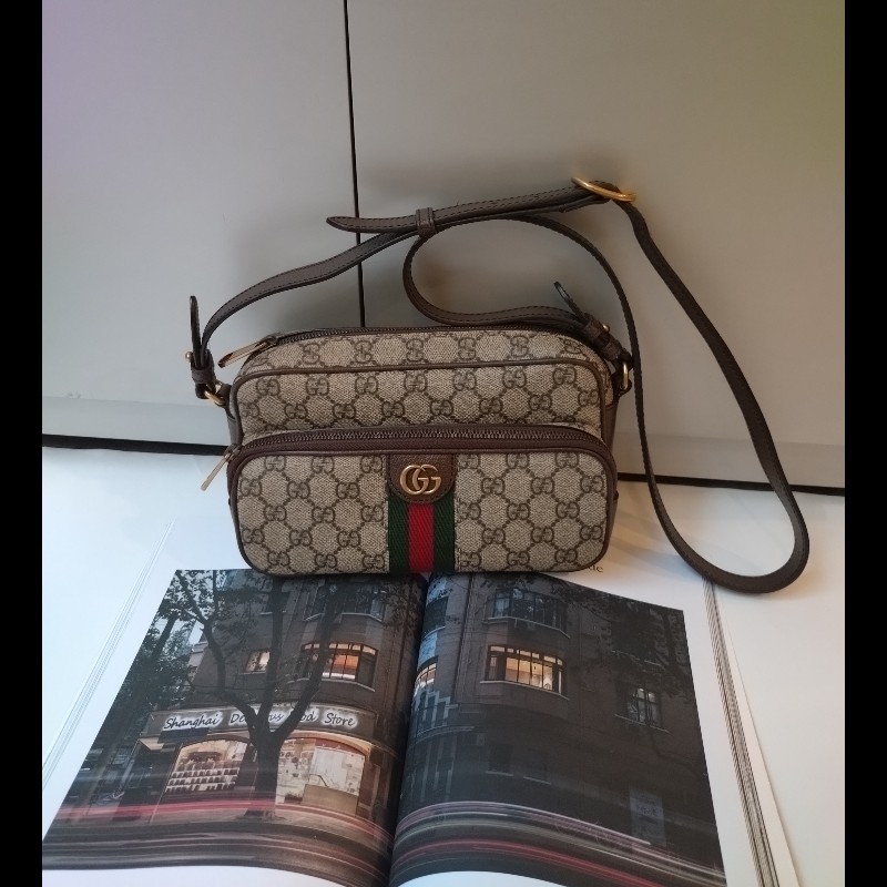 Gucci 咖皮邊印花PVC綠紅綠數層拉鍊斜背包-0