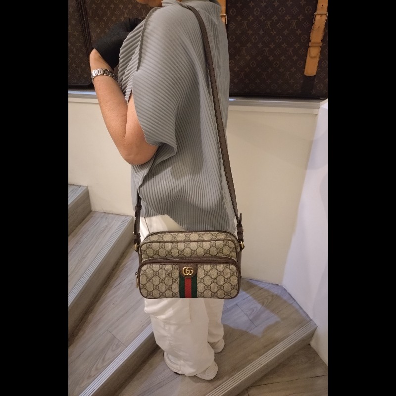 Gucci 咖皮邊印花PVC綠紅綠數層拉鍊斜背包-5