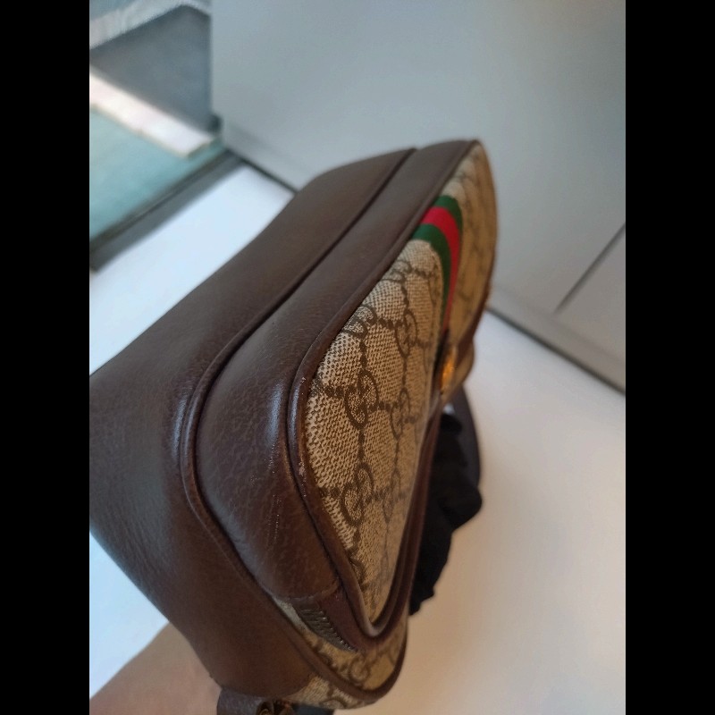 Gucci 咖皮邊印花PVC綠紅綠數層拉鍊斜背包-10
