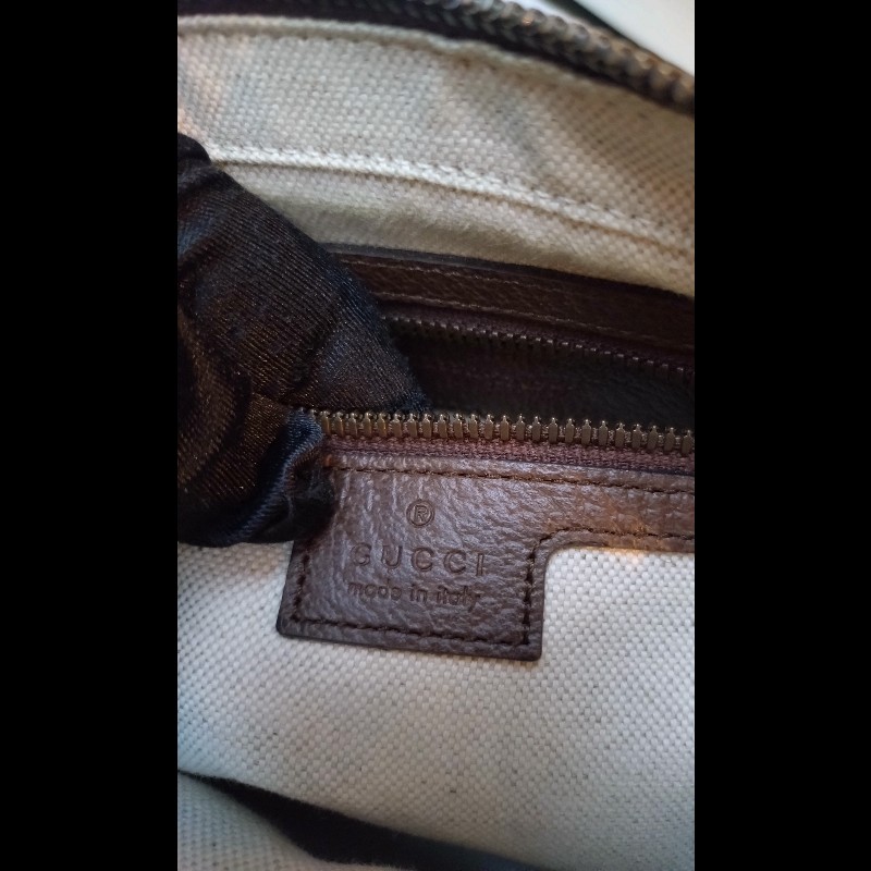 Gucci 咖皮邊印花PVC綠紅綠數層拉鍊斜背包-17