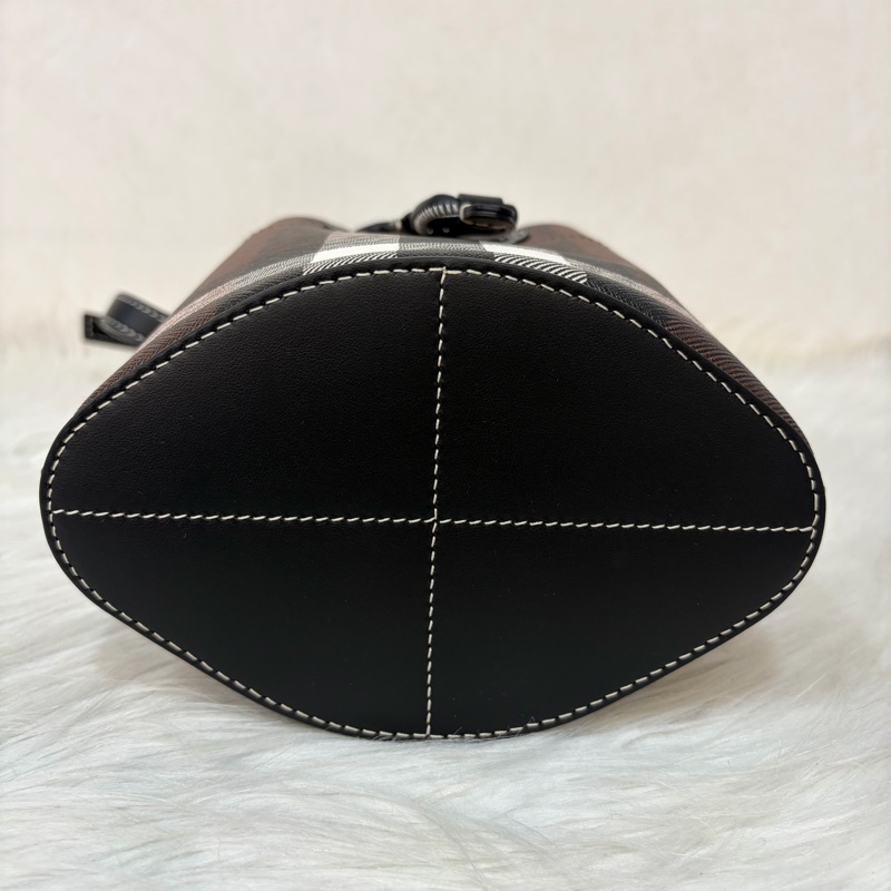 Burberry 8112238 經典格紋水桶包 手提包 側背包 斜背包-4