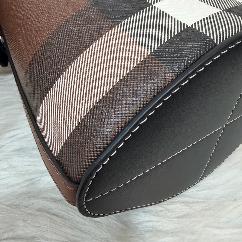 Burberry 8112238 經典格紋水桶包 手提包 側背包 斜背包-5